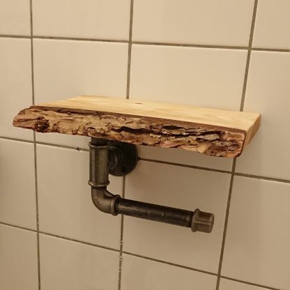 Toiletrolhouder van buismateriaal met plankje met schors