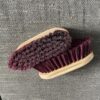 Paardenborstel zacht aubergine met naam of logo