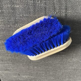 Paardenborstel zacht kobalt blauw met naam of logo