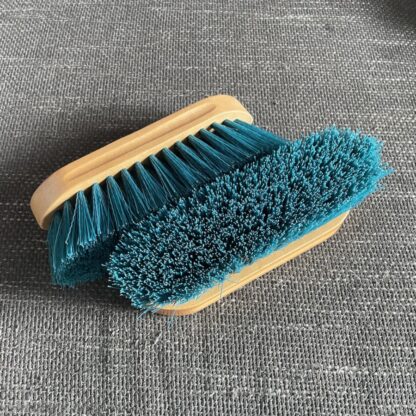 Paardenborstel hard turquoise met naam of logo